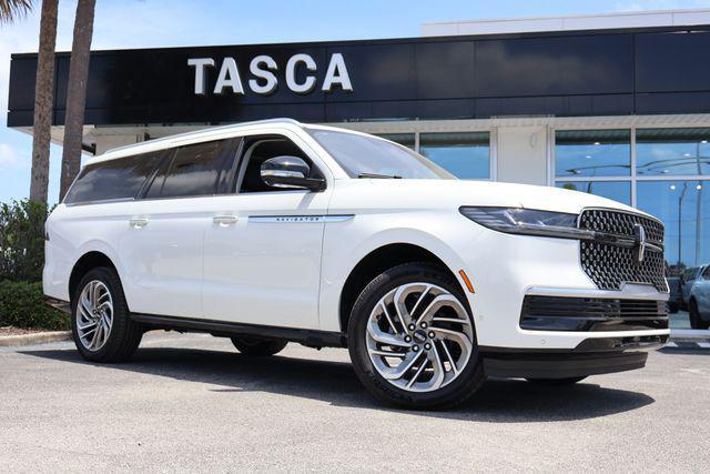 new 2025 Lincoln Navigator car, priced at $101,493