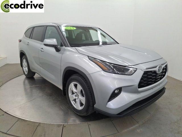 used 2024 Toyota Highlander car, priced at $34,323