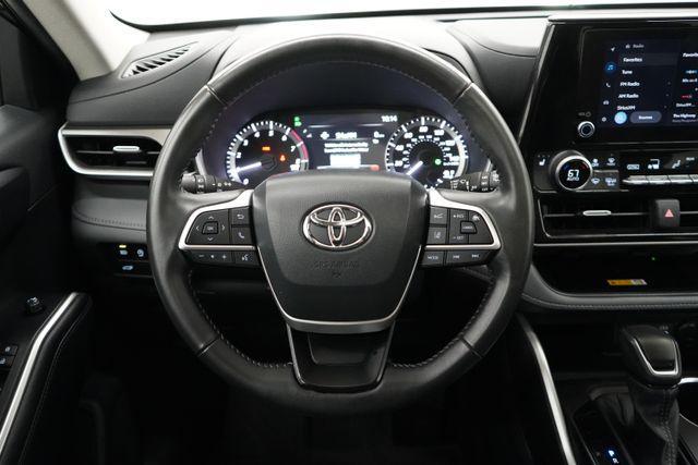 used 2024 Toyota Highlander car, priced at $40,890