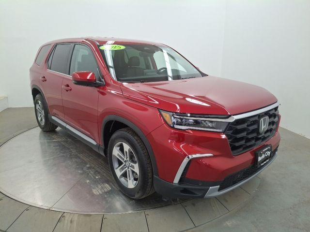 used 2025 Honda Pilot car, priced at $40,808