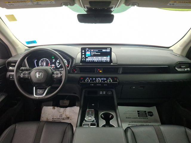 used 2025 Honda Pilot car, priced at $40,808