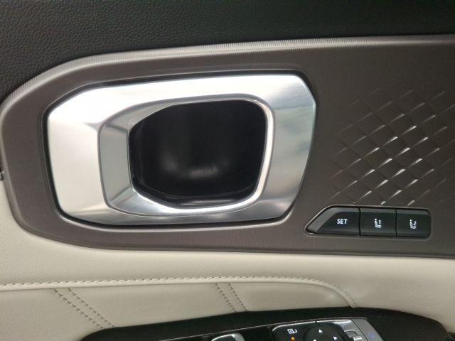 used 2025 Kia Sorento Hybrid car, priced at $36,990