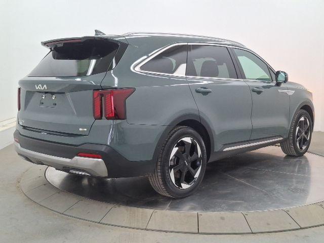used 2025 Kia Sorento Hybrid car, priced at $36,990