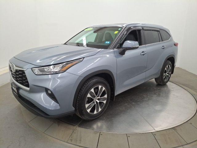 used 2020 Toyota Highlander car, priced at $27,738