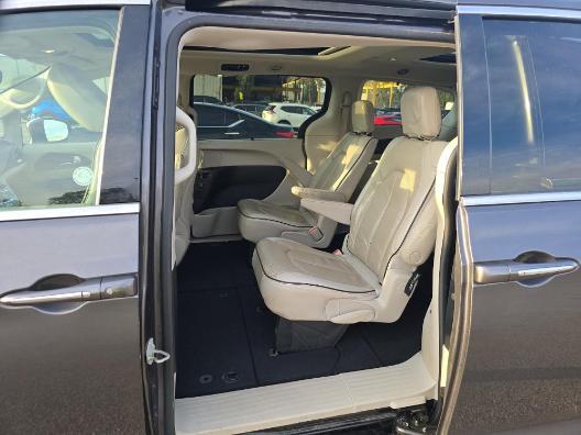 used 2021 Chrysler Pacifica car, priced at $32,756