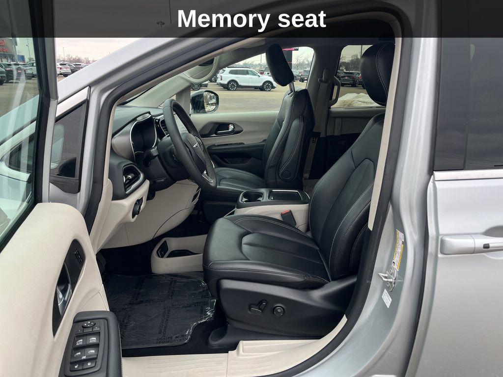 used 2024 Chrysler Pacifica car, priced at $29,488