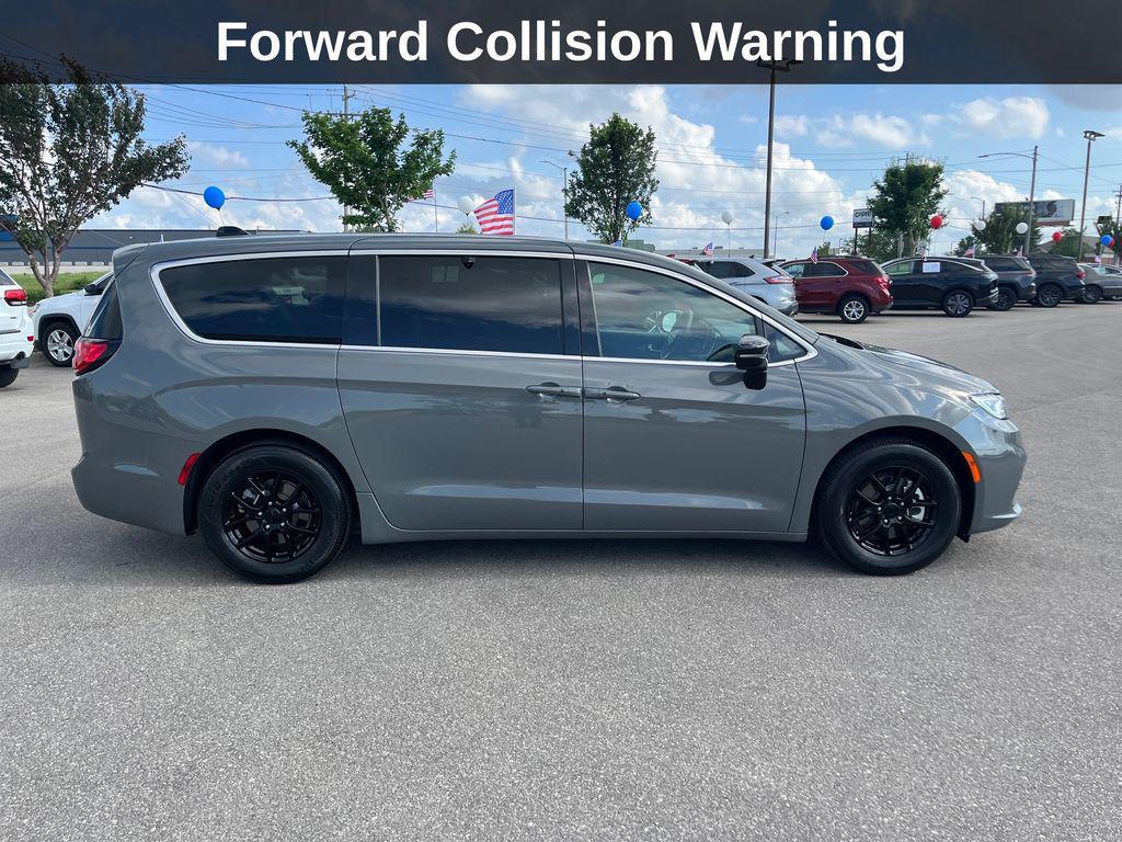 used 2025 Chrysler Pacifica car, priced at $34,161