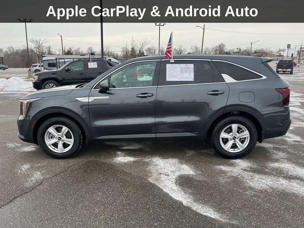 used 2024 Kia Sorento car, priced at $23,274