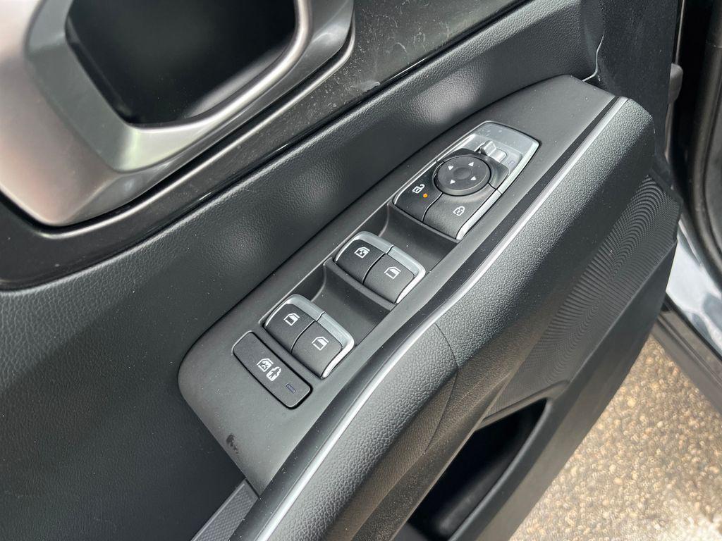 used 2024 Kia Sorento car, priced at $23,274