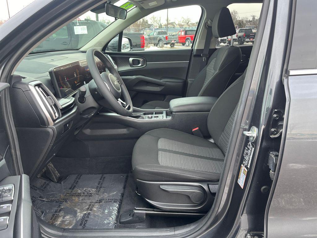 used 2024 Kia Sorento car, priced at $23,274