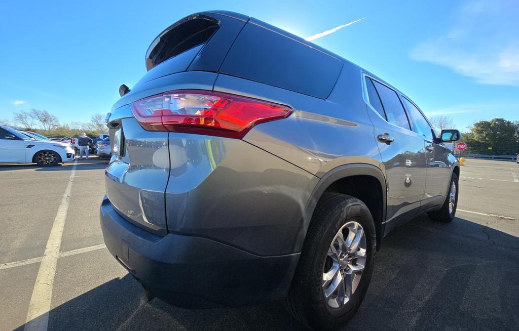 used 2021 Chevrolet Traverse car, priced at $17,199