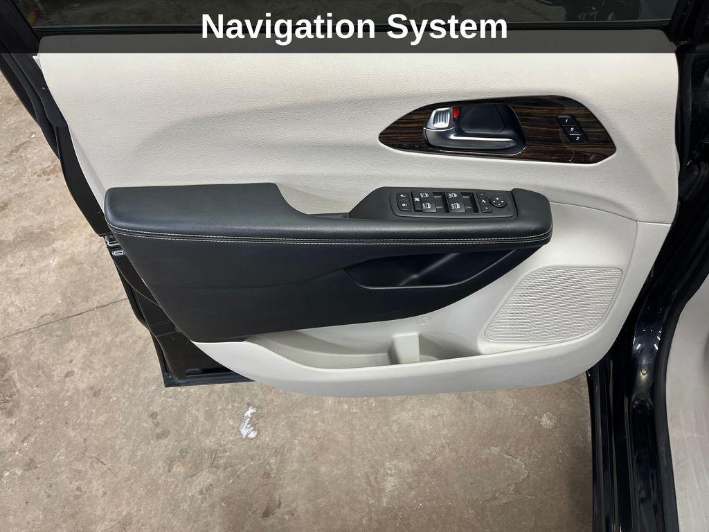 used 2023 Chrysler Pacifica car, priced at $25,867