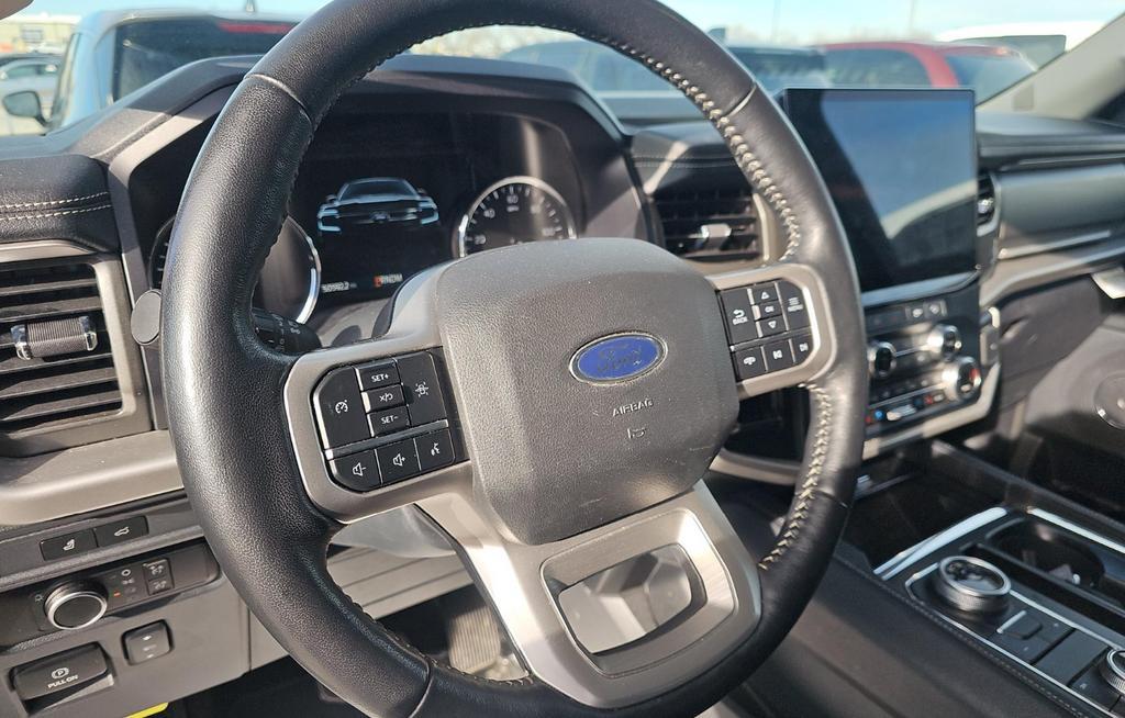 used 2024 Ford Expedition car, priced at $45,497
