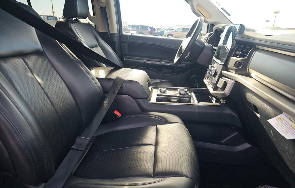 used 2024 Ford Expedition car, priced at $45,497