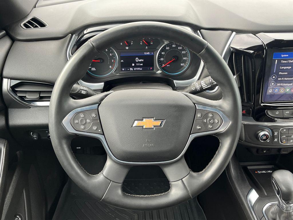 used 2023 Chevrolet Traverse car, priced at $32,369