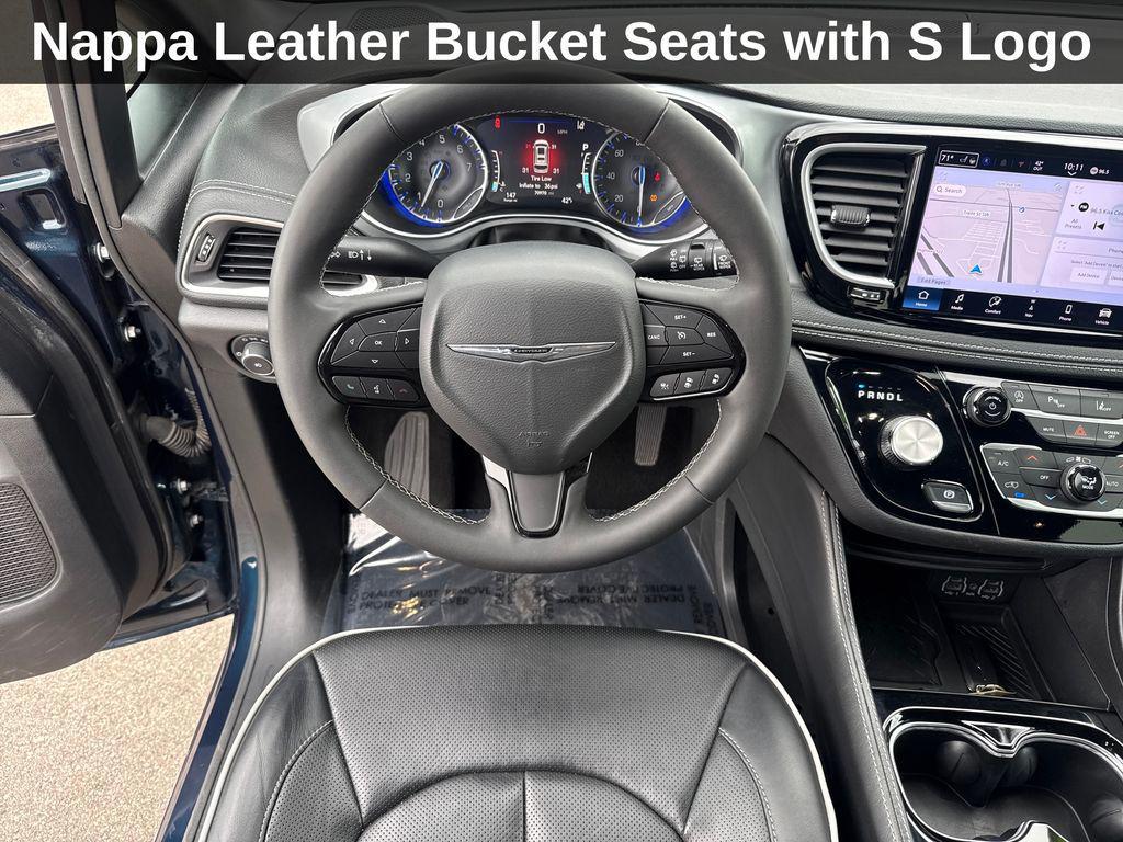 used 2025 Chrysler Pacifica car, priced at $34,738