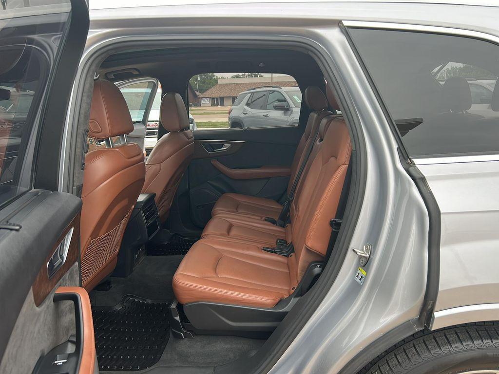 used 2020 Audi Q7 car, priced at $26,875