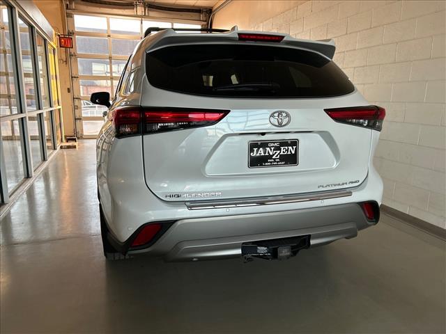 used 2022 Toyota Highlander car, priced at $39,475