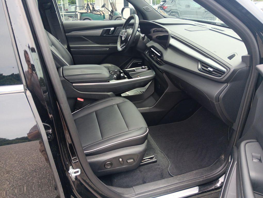 used 2025 Buick Enclave car, priced at $38,389