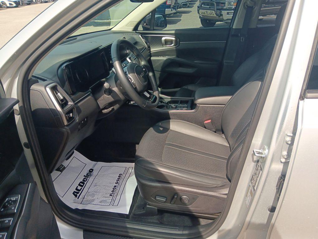 used 2022 Kia Sorento car, priced at $25,889