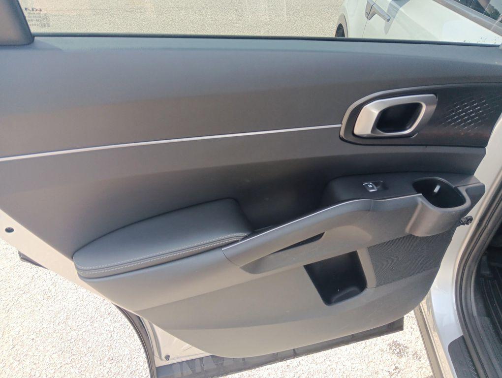 used 2022 Kia Sorento car, priced at $25,889
