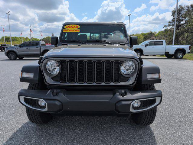used 2024 Jeep Gladiator car, priced at $33,189