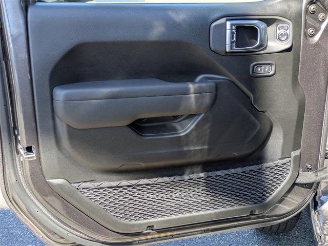 new 2025 Jeep Gladiator car, priced at $41,964