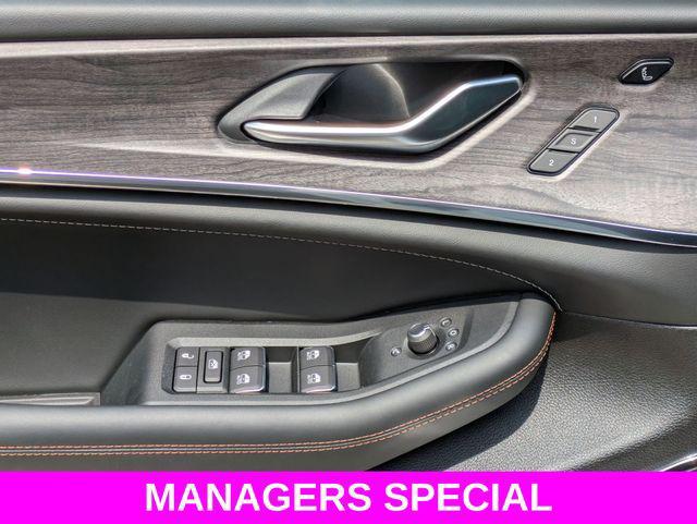 new 2025 Jeep Grand Cherokee L car, priced at $59,240
