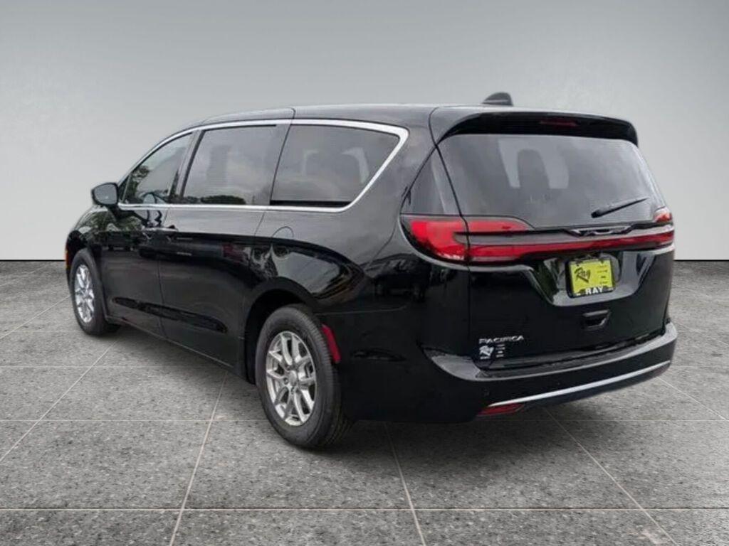 new 2027 Chrysler Pacifica car, priced at $44,196