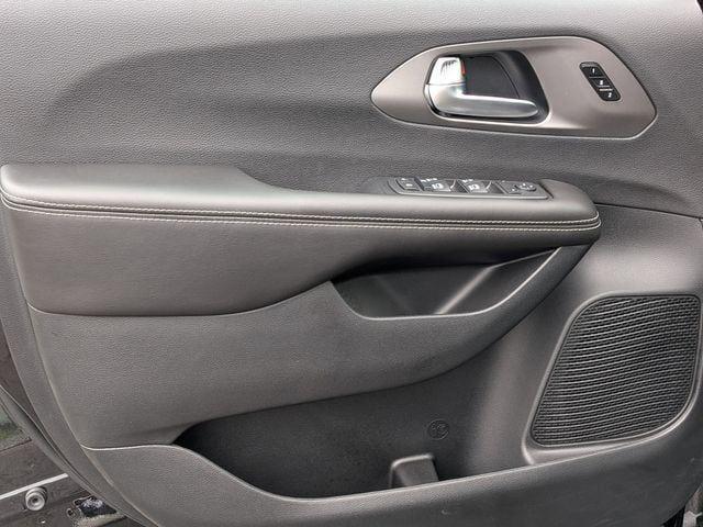 new 2027 Chrysler Pacifica car, priced at $44,196