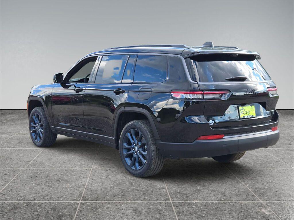 new 2026 Jeep Grand Cherokee car, priced at $48,003