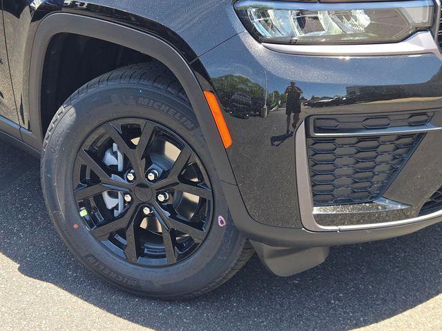 new 2026 Jeep Grand Cherokee car, priced at $42,361