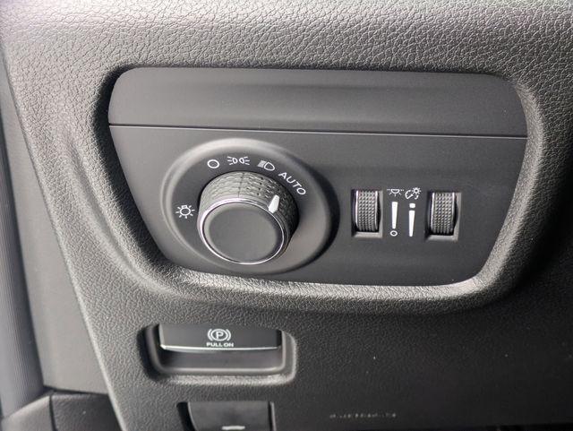 used 2025 Jeep Grand Cherokee car, priced at $31,990