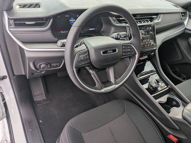 used 2025 Jeep Grand Cherokee car, priced at $31,990