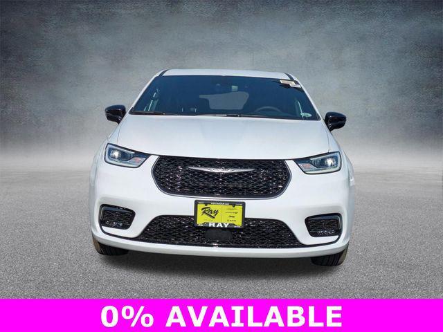 new 2026 Chrysler Pacifica car, priced at $41,787