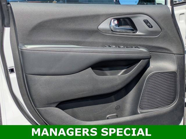 new 2026 Chrysler Pacifica car, priced at $46,485