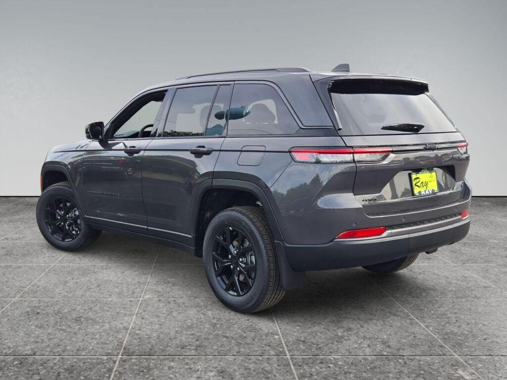 new 2026 Jeep Grand Cherokee car, priced at $42,168