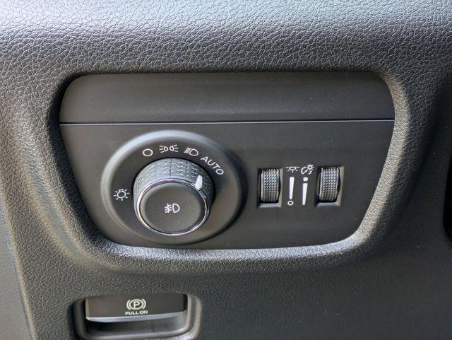 new 2026 Jeep Grand Cherokee car, priced at $40,479