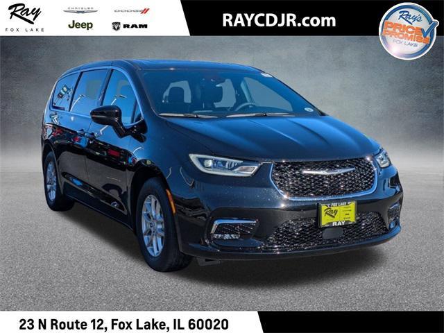 new 2026 Chrysler Pacifica car, priced at $43,558