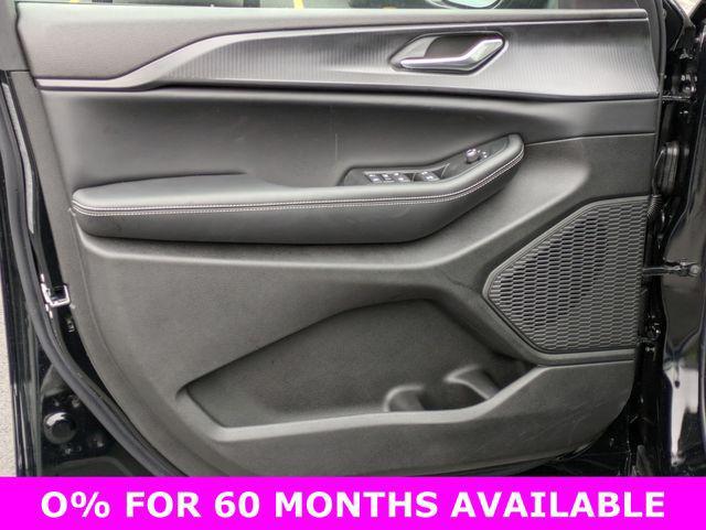 new 2025 Jeep Grand Cherokee car, priced at $35,775