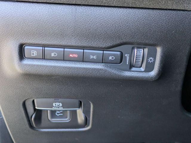 new 2026 Jeep Cherokee car, priced at $37,255