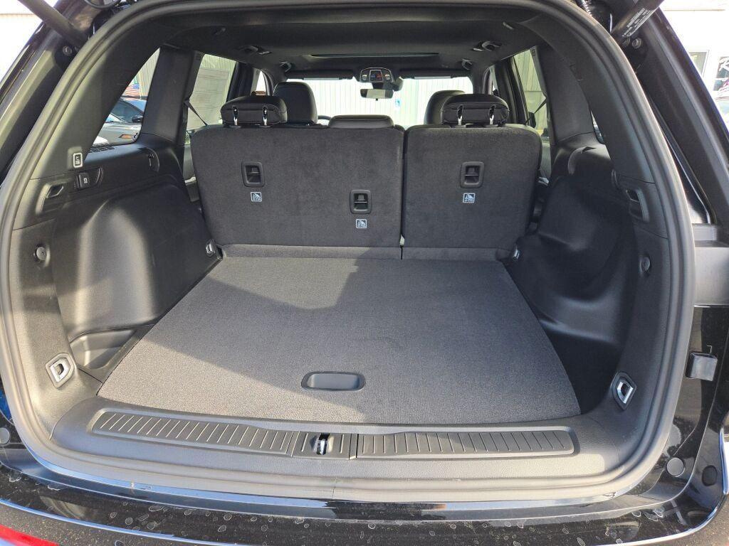 new 2026 Jeep Grand Cherokee car, priced at $43,168