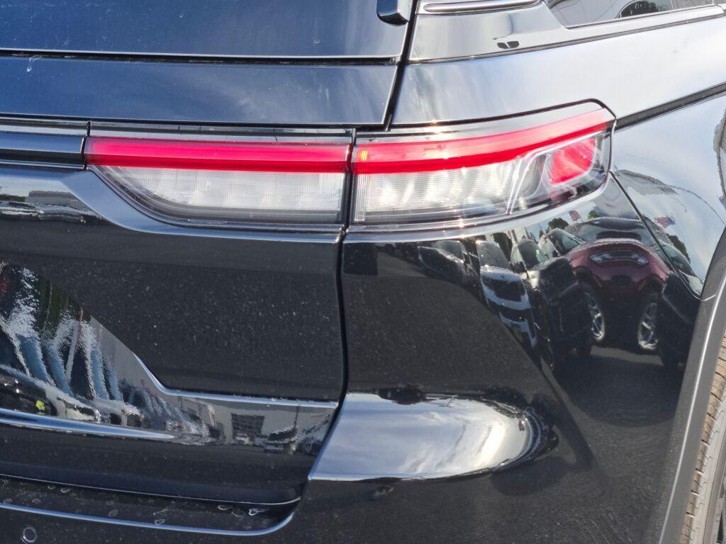 new 2026 Jeep Grand Cherokee car, priced at $43,168