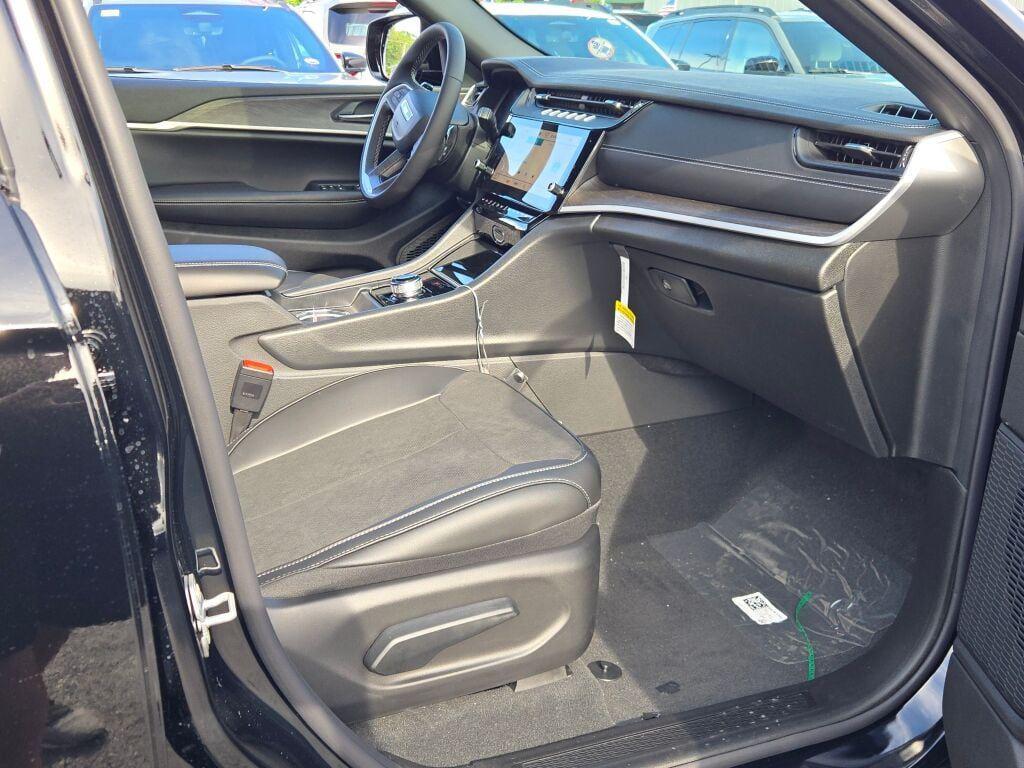 new 2026 Jeep Grand Cherokee car, priced at $43,168