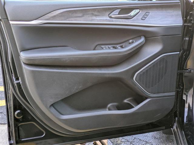 new 2025 Jeep Grand Cherokee L car, priced at $49,996