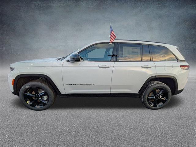new 2025 Jeep Grand Cherokee car, priced at $44,554