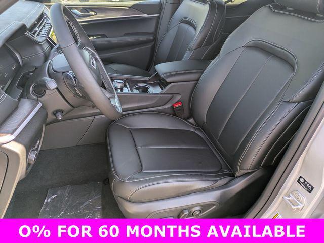 new 2025 Jeep Grand Cherokee car, priced at $47,379