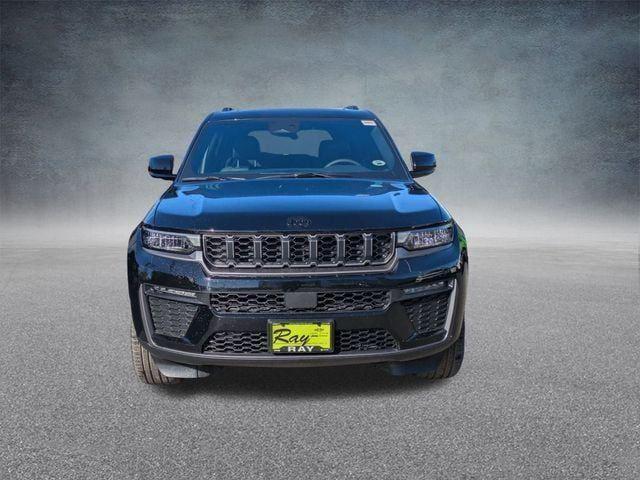 new 2026 Jeep Grand Cherokee car, priced at $43,889