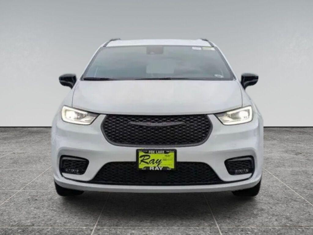 new 2026 Chrysler Pacifica car, priced at $37,811