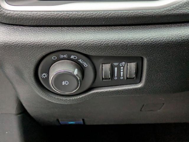 new 2026 Chrysler Pacifica car, priced at $37,811